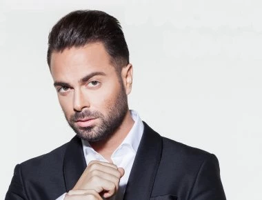 Παραλίγο τροχαία τραγωδία με τον Ηλία Βρεττό - Βαριά τραυματισμένος μετά από ατύχημα στην παραλιακή (φωτό, βίντεο) (upd)